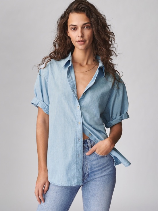 Time and Tru Tops - Time & Tru Light Blue Short-Sleeve Chambray Button-Down Shirt Large